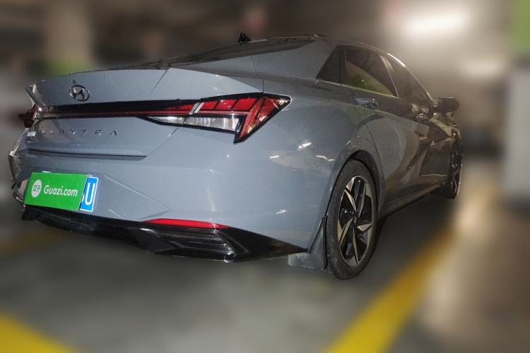 Used Hyundai Elantra 2021 1.5L CVT LUX Prestige Edition Rear Right 45 Deg
