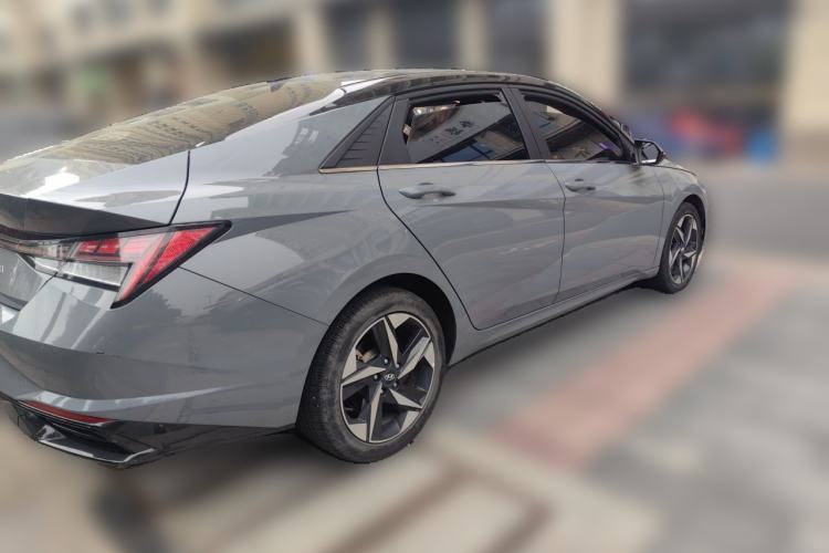 Used Hyundai Elantra 2021 1.5L CVT LUX Prestige Edition Rear Right 45 Deg
