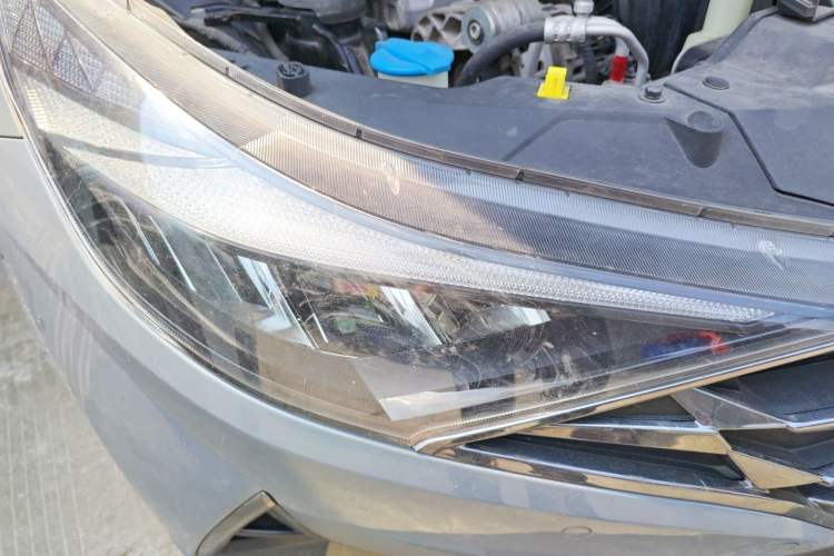 Used Hyundai Elantra 2021 1.5L CVT GLX Elite Edition Right Front Headlight