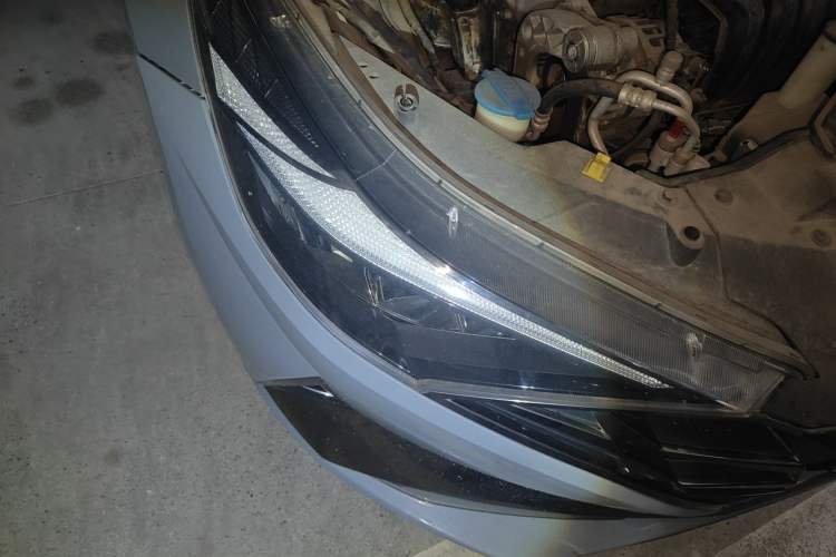 Used Hyundai Elantra 2021 1.5L CVT LUX Prestige Edition Right Front Headlight