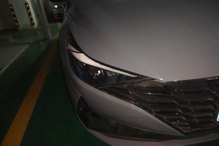 Used Hyundai Elantra 2021 1.5L CVT LUX Prestige Edition Right Front Headlight