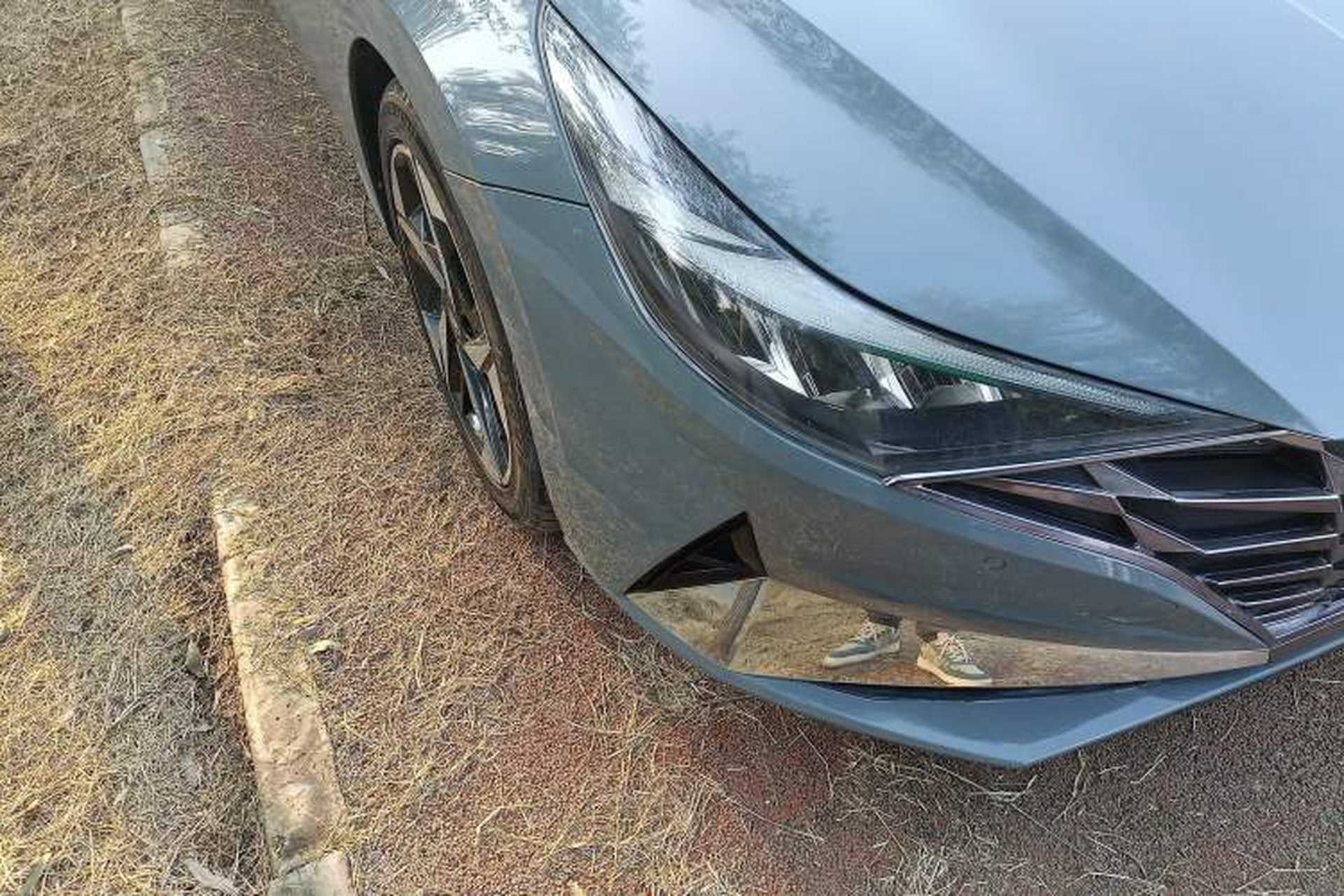 Used Hyundai Elantra 2021 1.5L CVT LUX Prestige Edition Right Front Headlight
