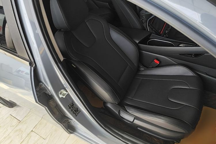 Used Hyundai Elantra 2021 1.5L CVT GLX Elite Edition Right Front Seat