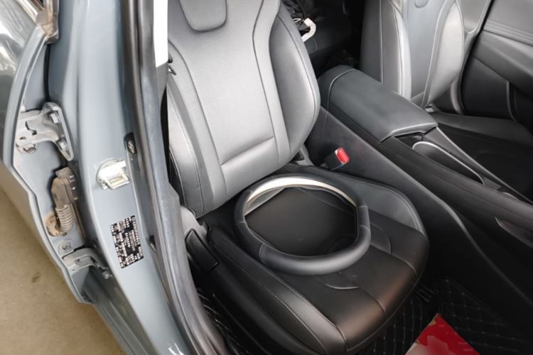Used Hyundai Elantra 2021 1.5L CVT LUX Prestige Edition Right Front Seat