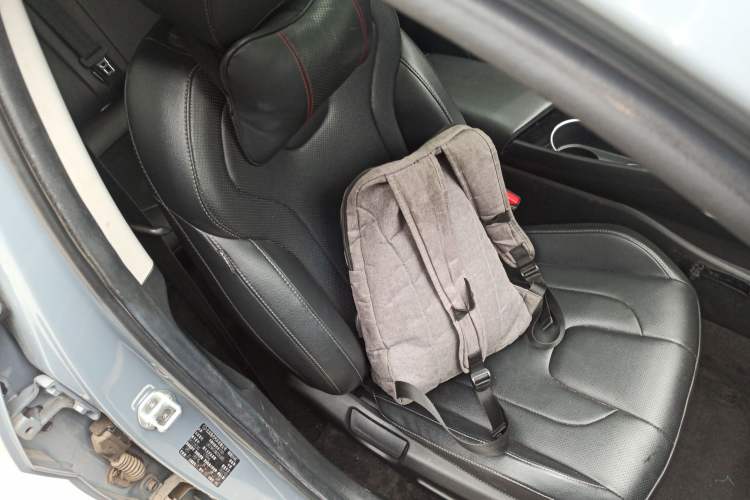 Used Hyundai Elantra 2021 1.5L CVT LUX Prestige Edition Right Front Seat