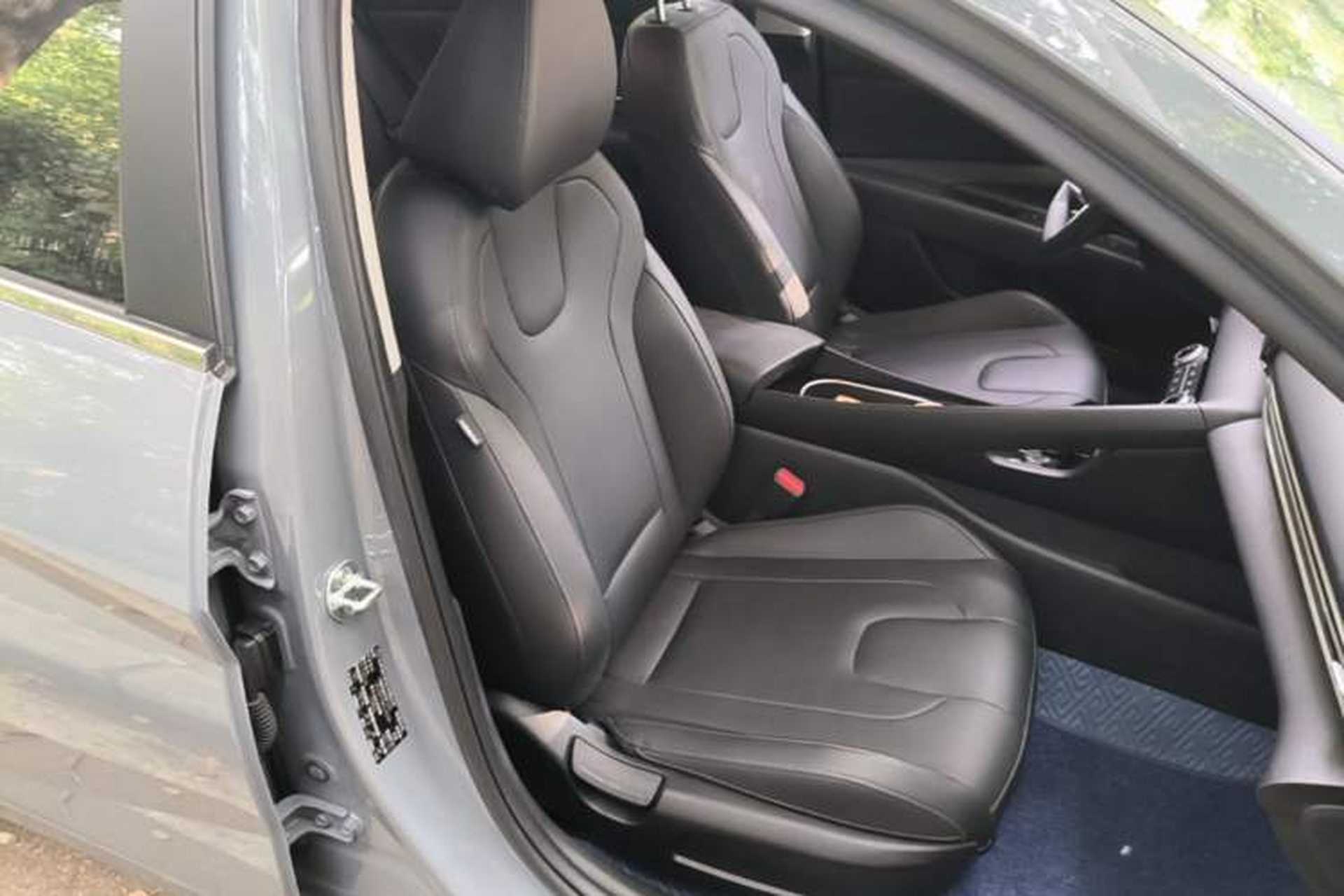 Used Hyundai Elantra 2021 1.5L CVT GLX Elite Edition Right Front Seat