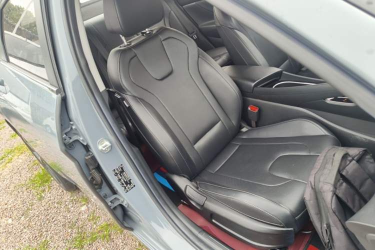 Used Hyundai Elantra 2021 1.5L CVT GLX Elite Edition Right Front Seat