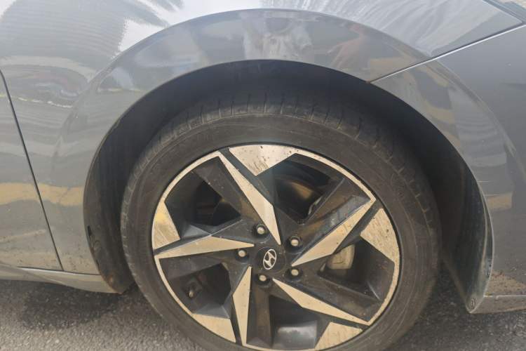 Used Hyundai Elantra 2021 1.5L CVT GLX Elite Edition Right Front Wheel Hub