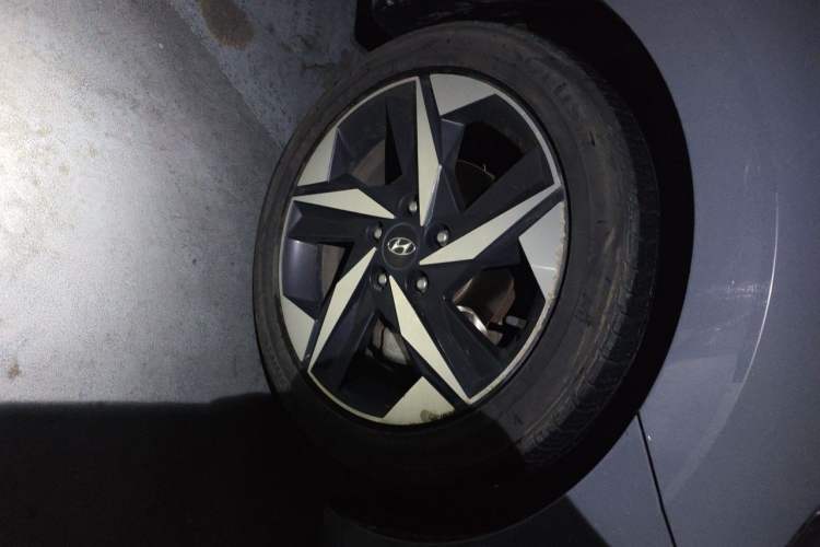 Used Hyundai Elantra 2021 1.5L CVT GLX Elite Edition Right Front Wheel Hub