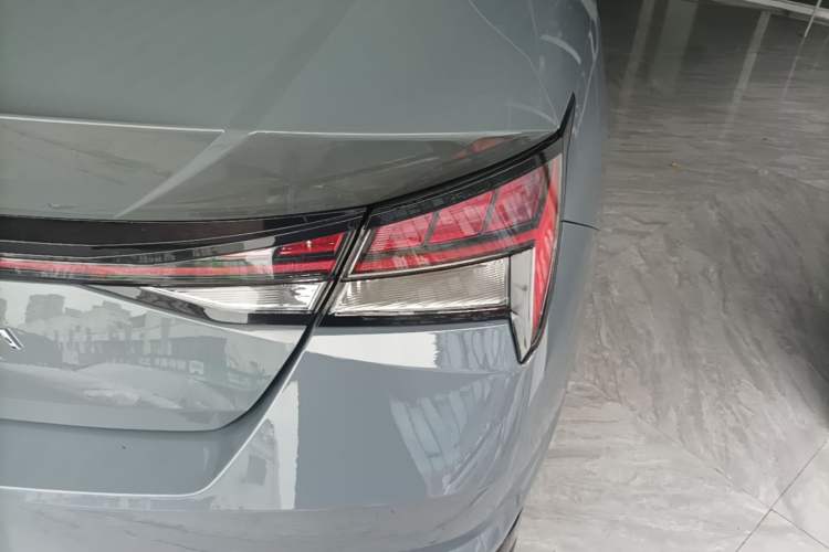Used Hyundai Elantra 2021 1.5L CVT LUX Prestige Edition Right Rear Taillight