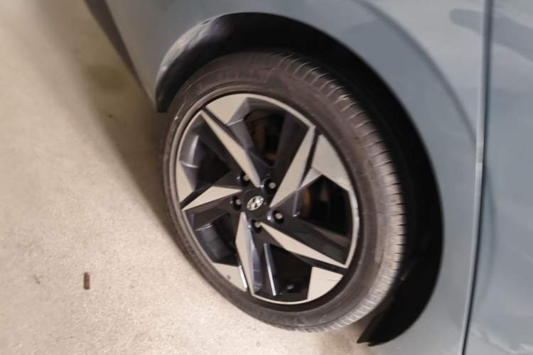 Used Hyundai Elantra 2021 1.5L CVT LUX Prestige Edition Right Rear Wheel Hub