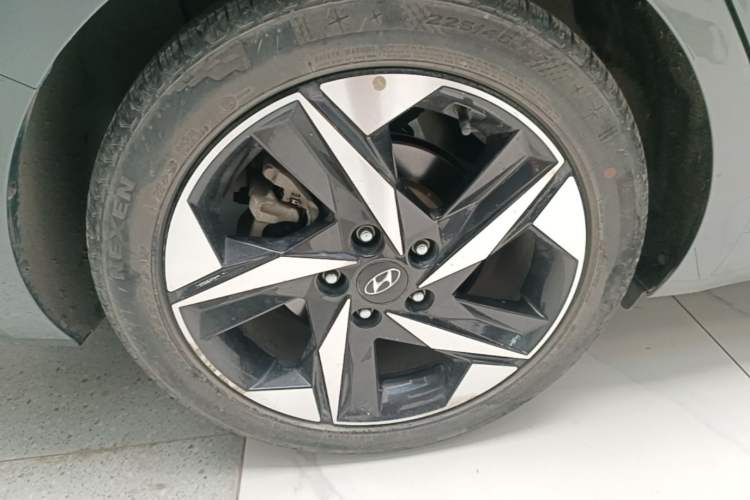 Used Hyundai Elantra 2021 1.5L CVT TOP Flagship Edition Right Rear Wheel Hub