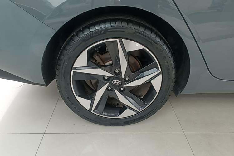Used Hyundai Elantra 2021 1.5L CVT LUX Prestige Edition Right Rear Wheel Hub