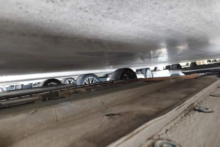 Used Hyundai Elantra 2021 1.5L CVT LUX Prestige Edition Right Side Sill