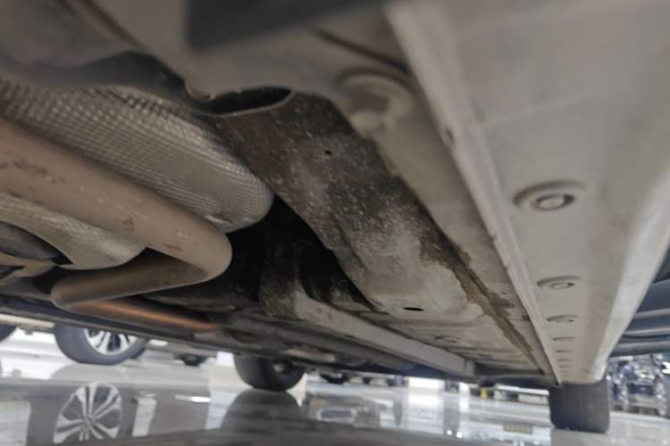 Used Hyundai Elantra 2021 1.5L CVT GLX Elite Edition Right Side Sill