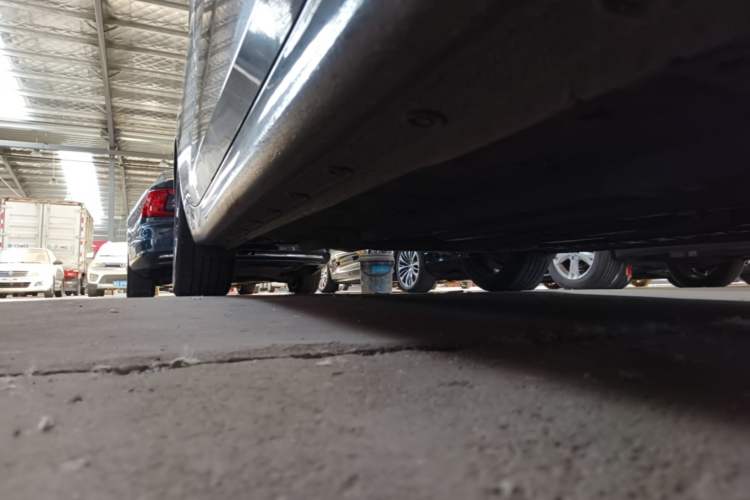 Used Hyundai Elantra 2021 1.5L CVT LUX Prestige Edition Right Side Sill
