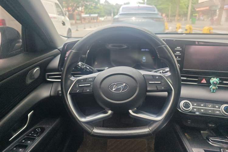Used Hyundai Elantra 2021 1.5L CVT GLX Elite Edition Steering Wheel