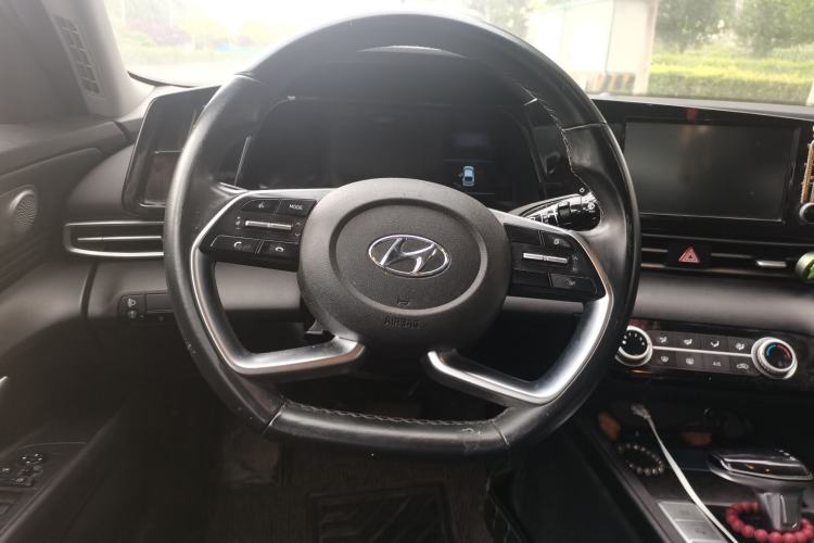Used Hyundai Elantra 2021 1.5L CVT GLX Elite Edition Steering Wheel