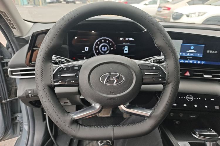 Used Hyundai Elantra 2021 1.5L CVT GLX Elite Edition Steering Wheel