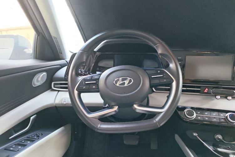 Used Hyundai Elantra 2021 1.5L CVT GLX Elite Edition Steering Wheel