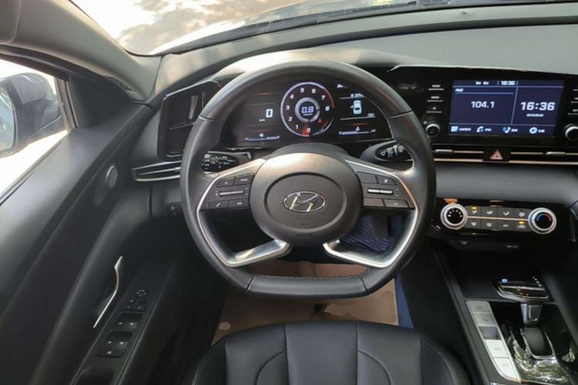 Used Hyundai Elantra 2021 1.5L CVT GLX Elite Edition Steering Wheel