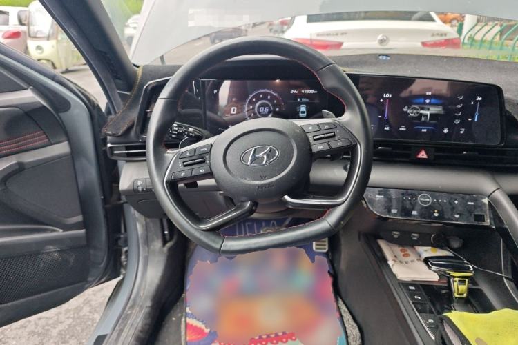Used Hyundai Elantra 2021 240TGDi DCT LUX Prestige Edition Steering Wheel