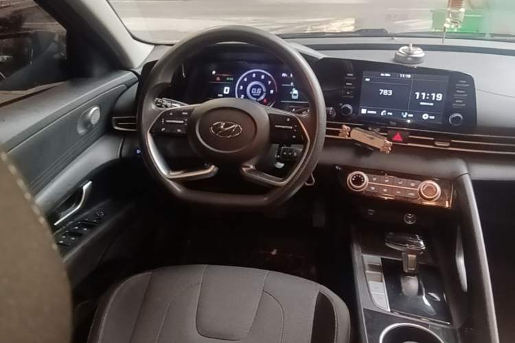 Used Hyundai Elantra 2021 1.5L CVT GLS Leading Edition Steering Wheel