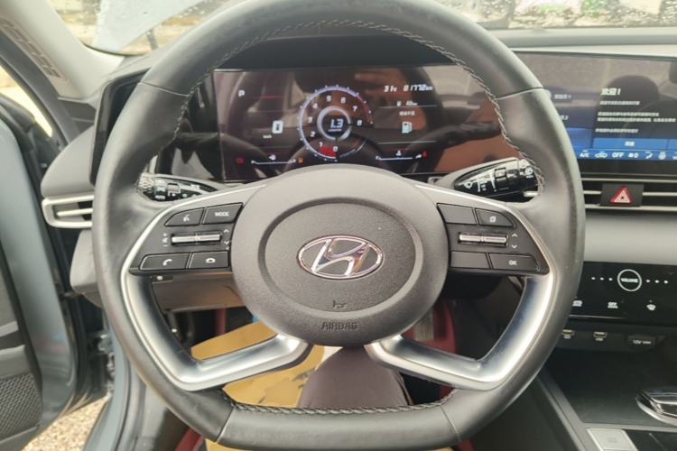 Used Hyundai Elantra 2021 1.5L CVT GLX Elite Edition Steering Wheel