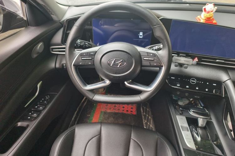 Used Hyundai Elantra 2021 1.5L CVT GLX Elite Edition Steering Wheel
