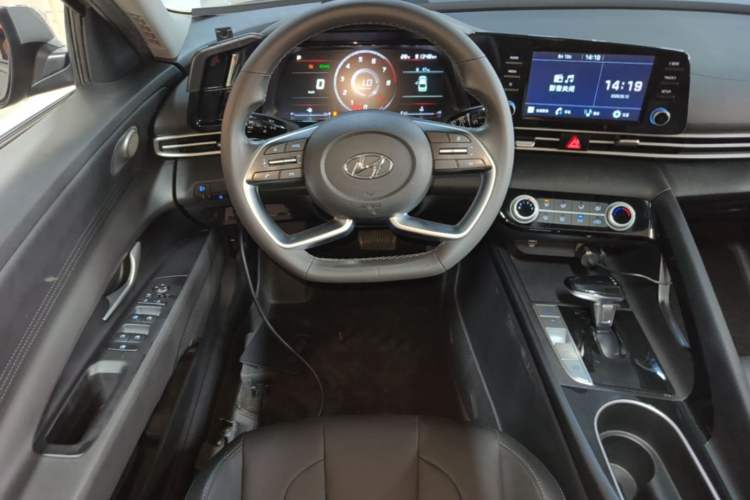 Used Hyundai Elantra 2021 1.5L CVT GLX Elite Edition Steering Wheel