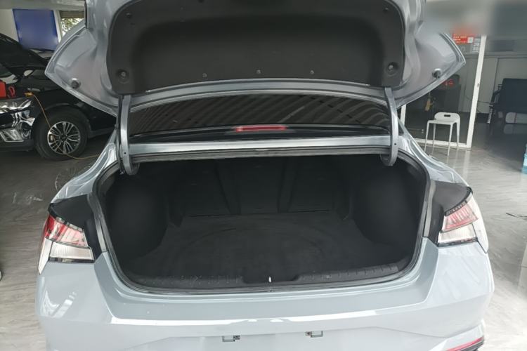 Used Hyundai Elantra 2021 1.5L CVT LUX Prestige Edition Trunk