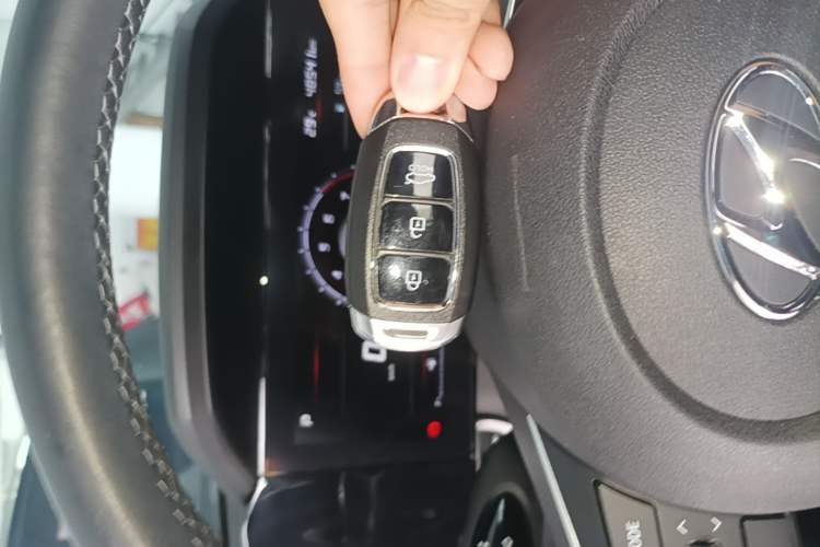 Used Hyundai Elantra 2021 1.5L CVT LUX Prestige Edition Vehicle Key
