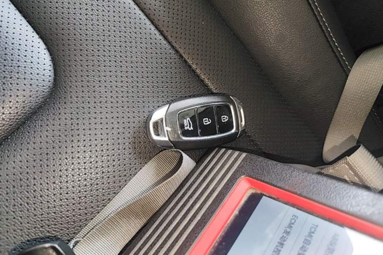 Used Hyundai Elantra 2021 1.5L CVT GLX Elite Edition Vehicle Key