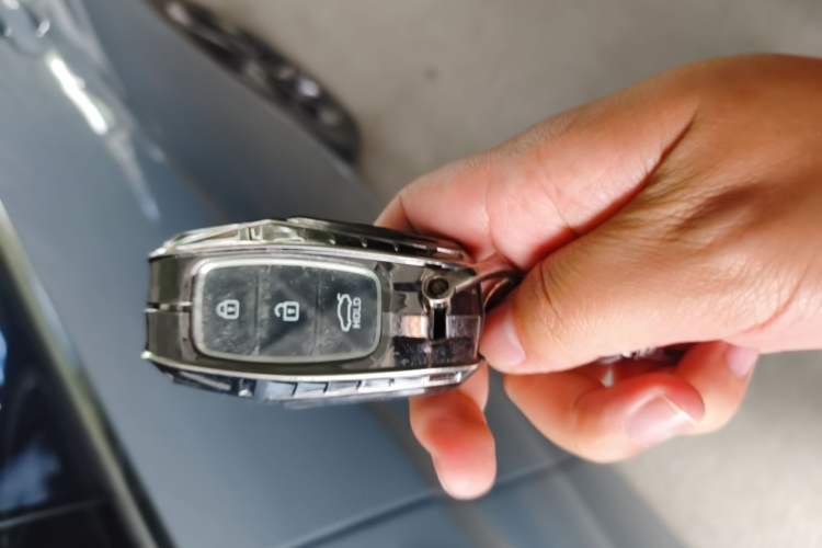 Used Hyundai Elantra 2021 1.5L CVT LUX Prestige Edition Vehicle Key