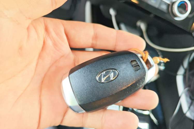 Used Hyundai Elantra 2021 1.5L CVT GLX Elite Edition Vehicle Key
