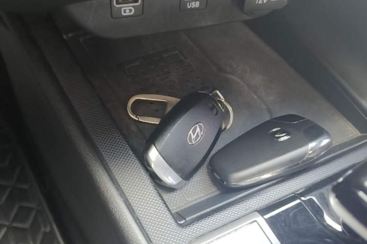 Used Hyundai Elantra 2021 1.5L CVT LUX Prestige Edition Vehicle Key