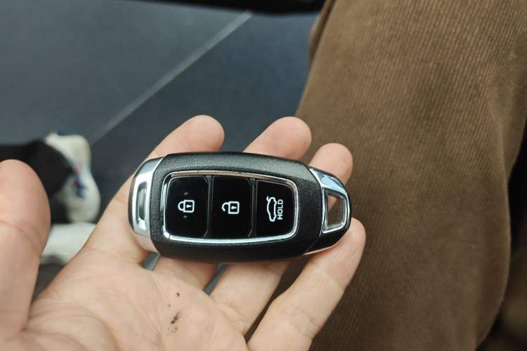 Used Hyundai Elantra 2021 1.5L CVT GLX Elite Edition Vehicle Key