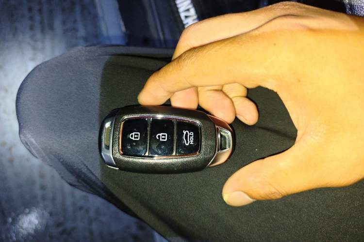 Used Hyundai Elantra 2021 1.5L CVT GLX Elite Edition Vehicle Key