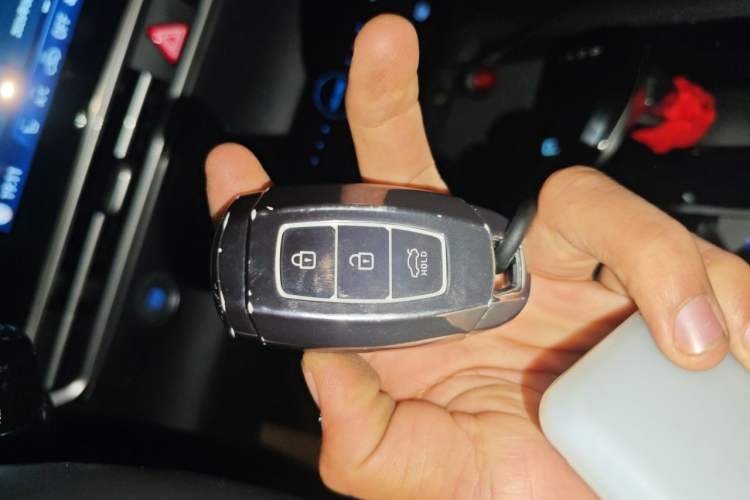 Used Hyundai Elantra 2021 1.5L CVT LUX Prestige Edition Vehicle Key