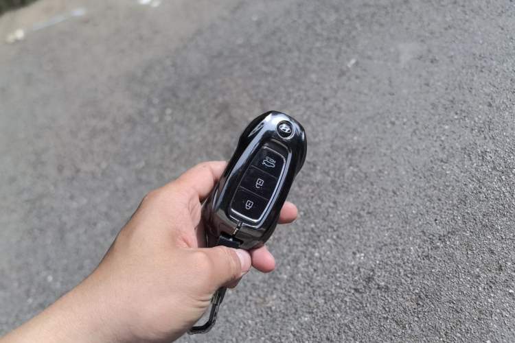 Used Hyundai Elantra 2021 1.5L CVT GLX Elite Edition Vehicle Key