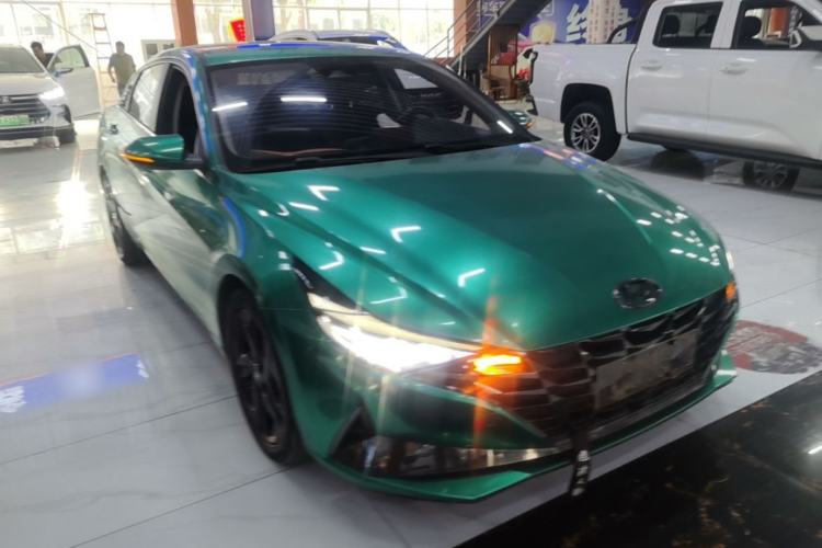 Used Hyundai Elantra 2021 1.5L CVT LUX Prestige Edition Front Right 45 Deg