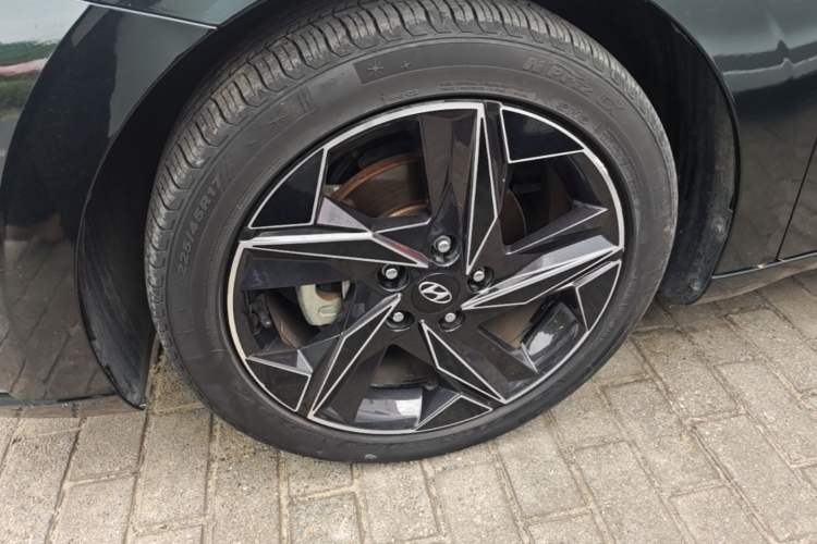 Used Hyundai Elantra 2021 1.5L CVT LUX Prestige Edition Left Front Wheel Hub