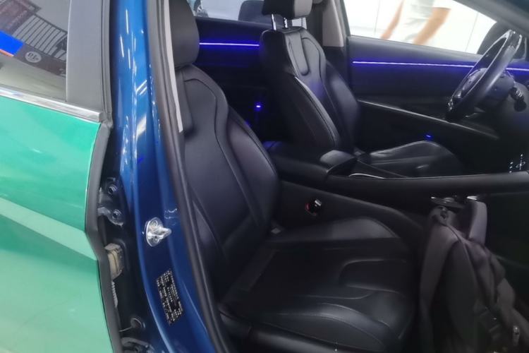 Used Hyundai Elantra 2021 1.5L CVT LUX Prestige Edition Right Front Seat