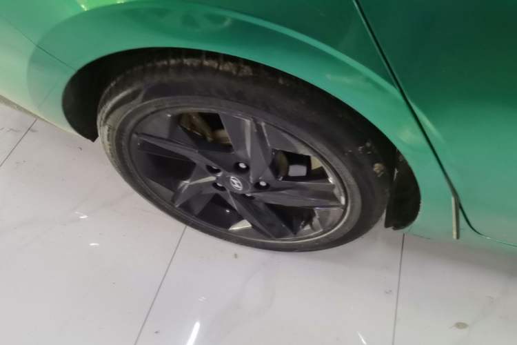 Used Hyundai Elantra 2021 1.5L CVT LUX Prestige Edition Right Rear Wheel Hub