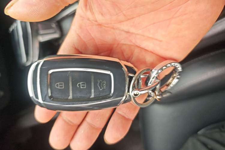 Used Hyundai Elantra 2021 1.5L CVT LUX Prestige Edition Vehicle Key
