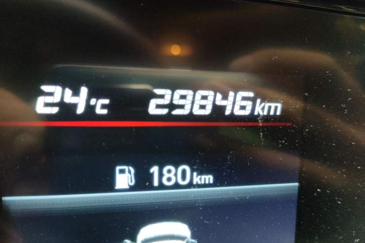 Used Hyundai Elantra 2021 1.5L CVT LUX Prestige Edition Odometer Close Up