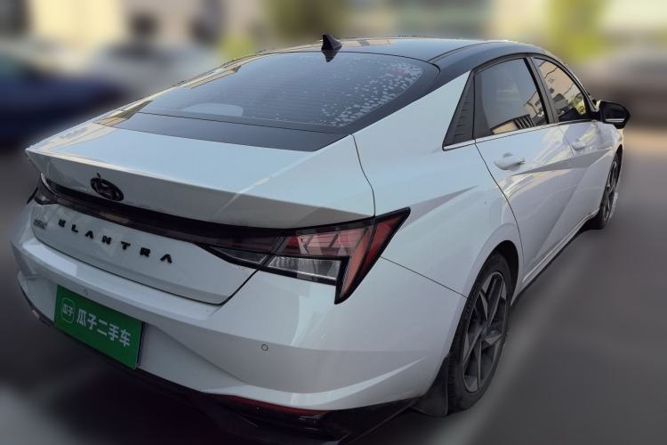 Used Hyundai Elantra 2021 1.5L CVT LUX Prestige Edition Rear Right 45 Deg