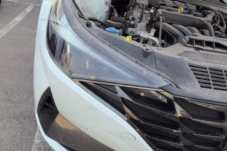 Used Hyundai Elantra 2021 1.5L CVT LUX Prestige Edition Right Front Headlight