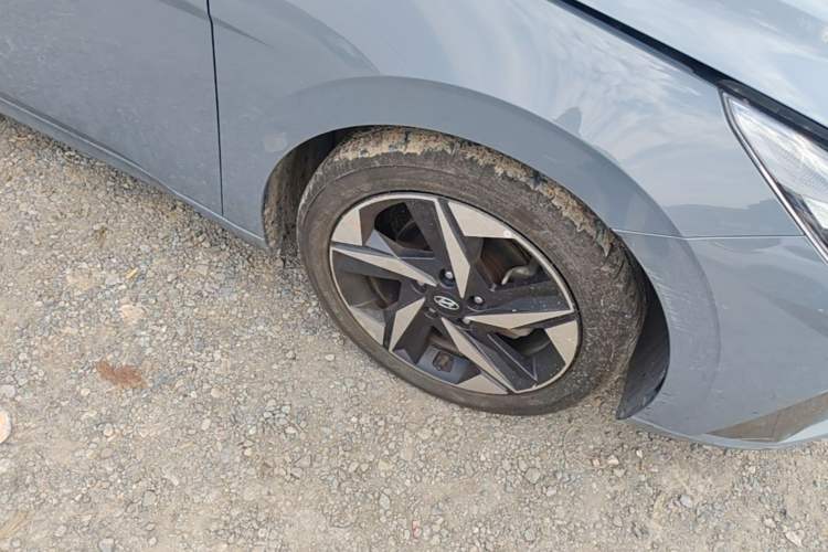 Used Hyundai Elantra 2021 240TGDi DCT LUX Prestige Edition Right Front Wheel Hub