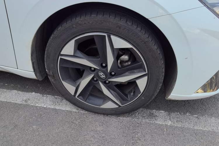 Used Hyundai Elantra 2021 1.5L CVT LUX Prestige Edition Right Front Wheel Hub